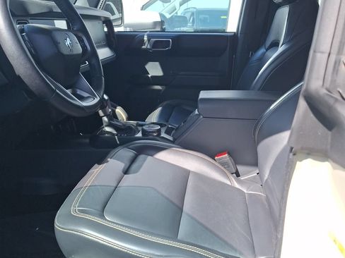 Used 2025 Ford Bronco Badlands AWD/4WD image 9