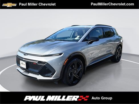 Certified 2025 Chevrolet Equinox EV RS w/ Active Safety Package 3 AWD/4WD image 1