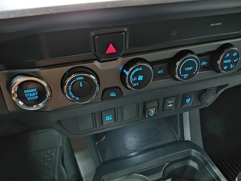 Used 2019 Toyota Tacoma TRD Off-Road image 31