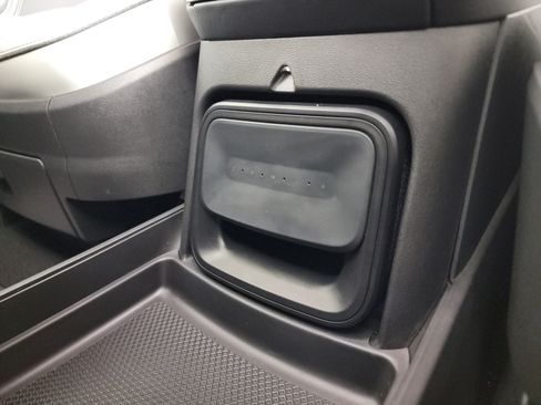 Used 2024 Rivian R1S Adventure AWD/4WD image 33