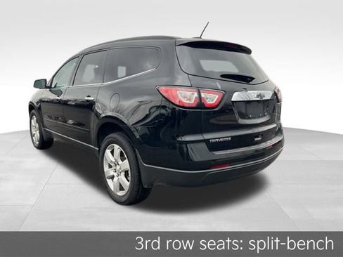 Used 2017 Chevrolet Traverse LT w/ Style and Technology Package image 5