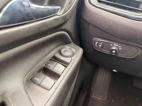 Used 2023 Chevrolet Equinox RS w/ RS Leather Package FWD image 10