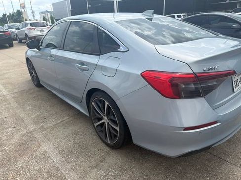 Used 2022 Honda Civic Touring image 11