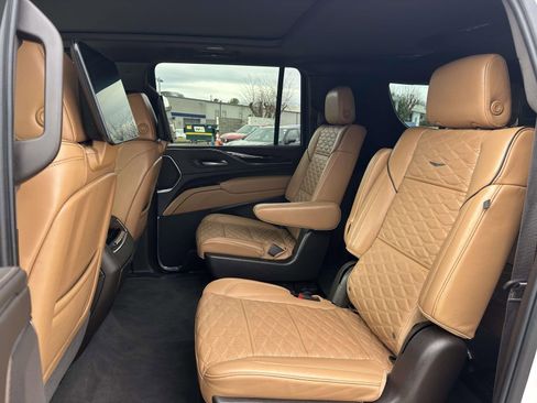 Used 2023 Cadillac Escalade ESV Sport w/ LPO, ONYX Package image 14