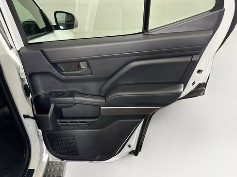 Used 2025 Toyota 4Runner SR5 image 30