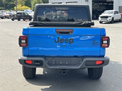 Used 2021 Jeep Gladiator Willys image 12
