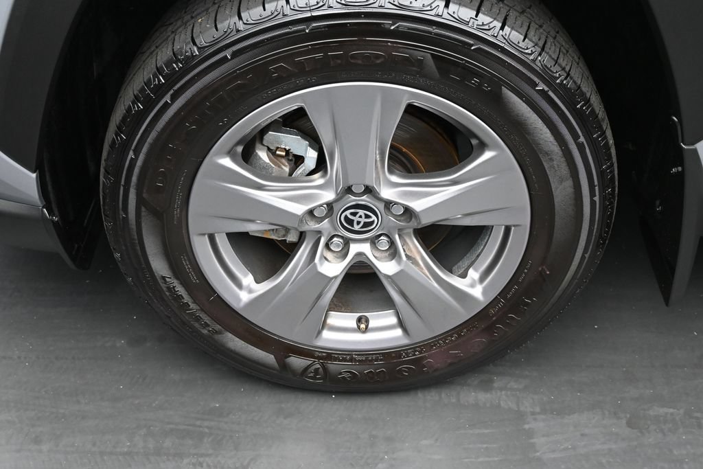 Used 2025 Toyota RAV4 LE AWD/4WD image 10