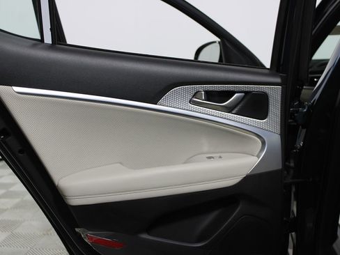 Used 2023 Genesis G70 2.0T w/ Sport Prestige Package image 33