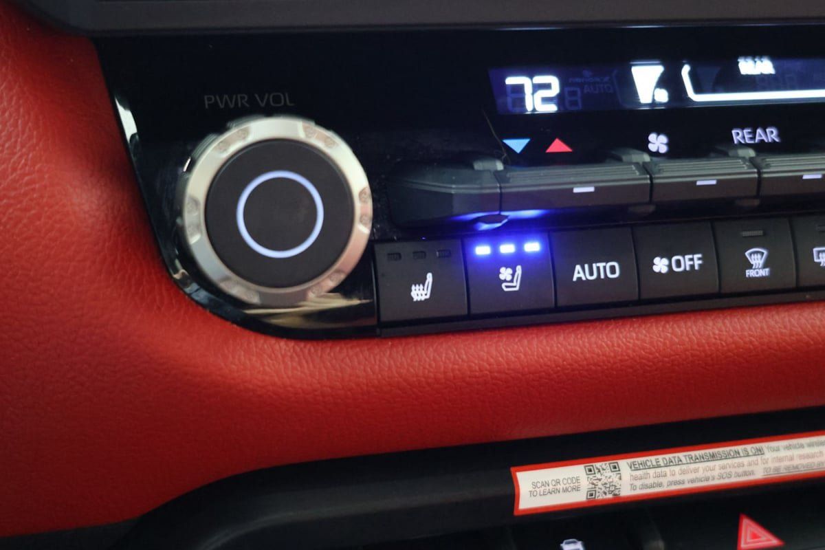 Used 2025 Toyota Sequoia TRD Pro AWD/4WD image 9
