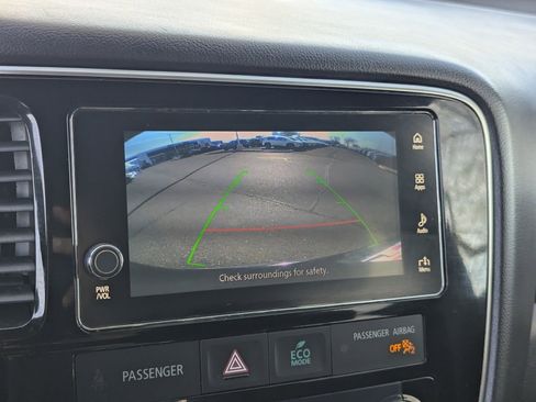 Used 2018 Mitsubishi Outlander LE image 29