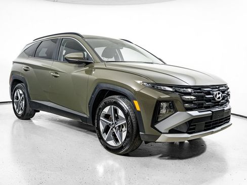 Certified 2025 Hyundai Tucson SEL FWD image 2