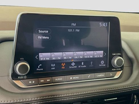 Used 2023 Nissan Rogue SL image 14