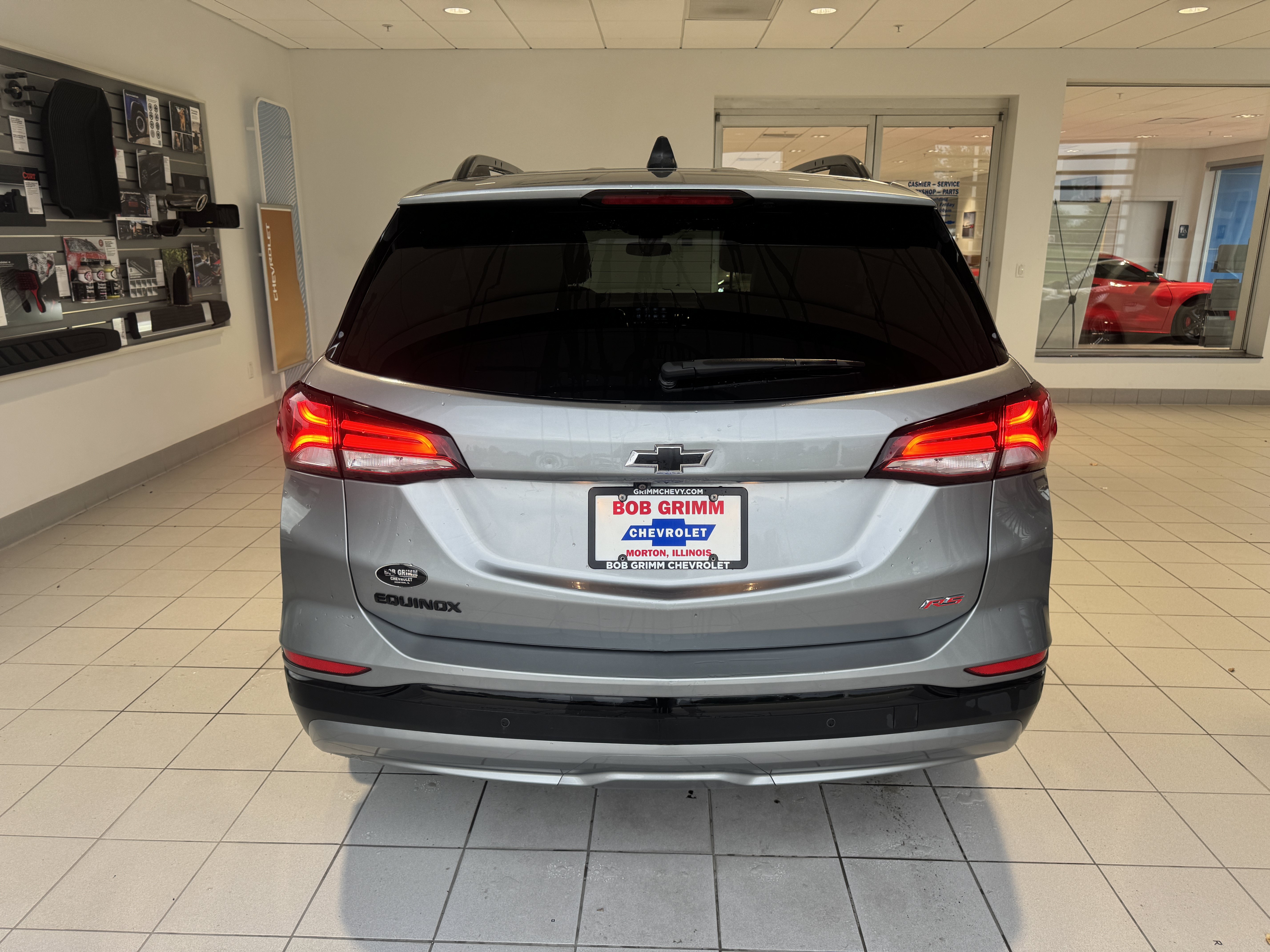 Used 2024 Chevrolet Equinox RS FWD image 9