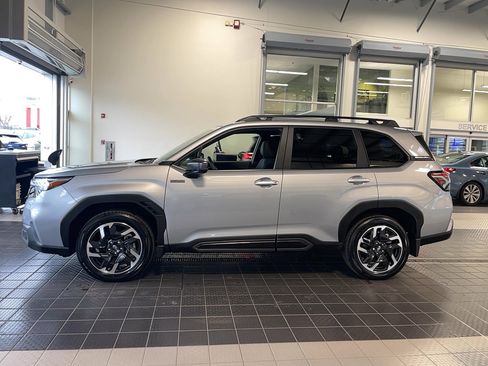 Used 2025 Subaru Forester Limited AWD/4WD image 8