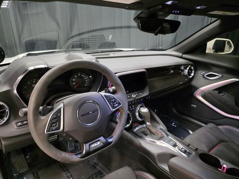 Used 2021 Chevrolet Camaro ZL1 RWD image 27
