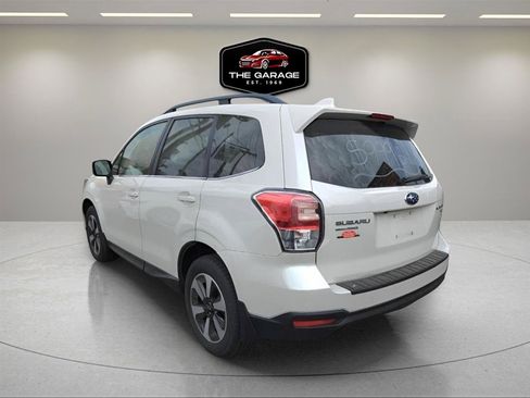 Used 2017 Subaru Forester 2.5i Limited AWD/4WD image 4