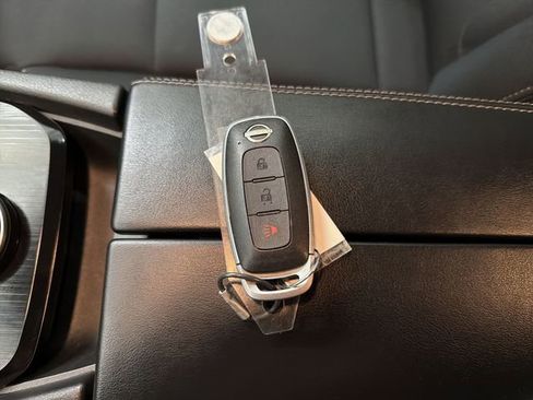 Certified 2023 Nissan Rogue S image 28