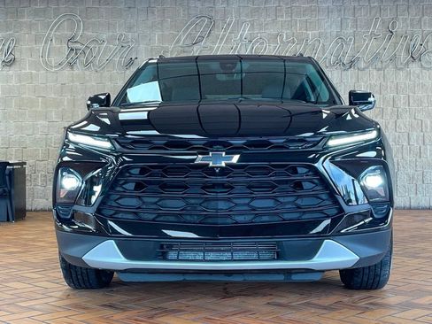 Used 2024 Chevrolet Blazer LT w/ Sound & Technology Package AWD/4WD image 3
