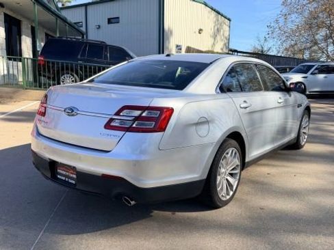 Used 2019 Ford Taurus Limited image 3