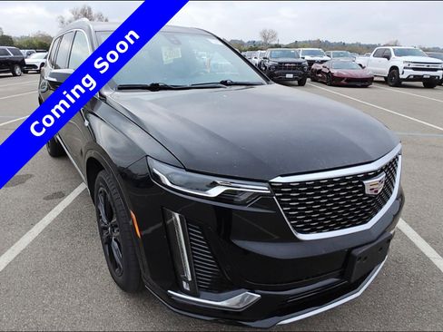 Used 2022 Cadillac XT6 Luxury image 1