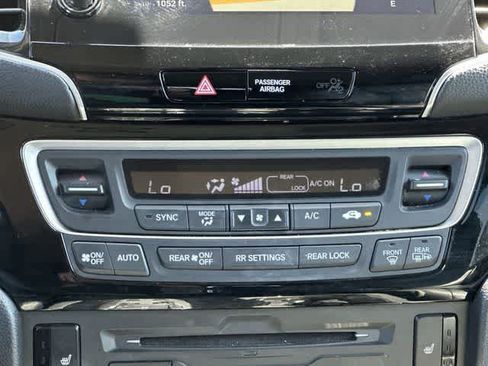 Used 2019 Honda Pilot Touring image 16