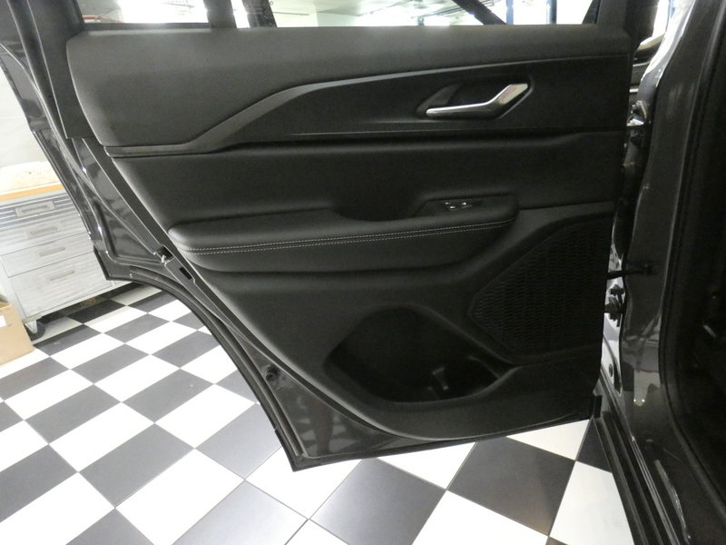 Used 2025 Jeep Grand Cherokee Laredo X AWD/4WD image 27