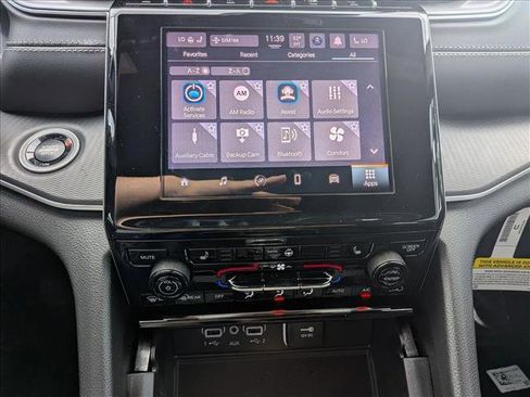 New 2025 Jeep Grand Cherokee Laredo X w/ Luxury Tech Group I image 12