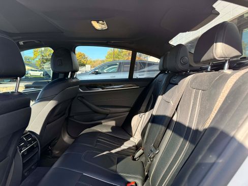 Used 2019 BMW 530i xDrive w/ M Sport Package image 14