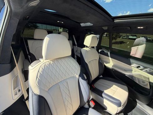 Used 2021 BMW X7 M50i w/ Dynamic Handling Package AWD/4WD image 22