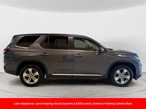 Used 2025 Honda Pilot EX-L image 7