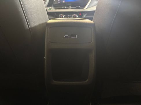 Used 2025 Chevrolet Trax LT FWD image 18