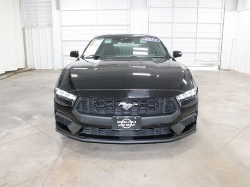 Used 2024 Ford Mustang Coupe image 3