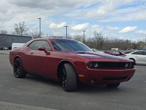 Used 2010 Dodge Challenger R/T image 8