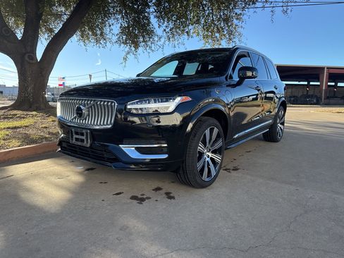 Used 2023 Volvo XC90 T8 Plus image 1
