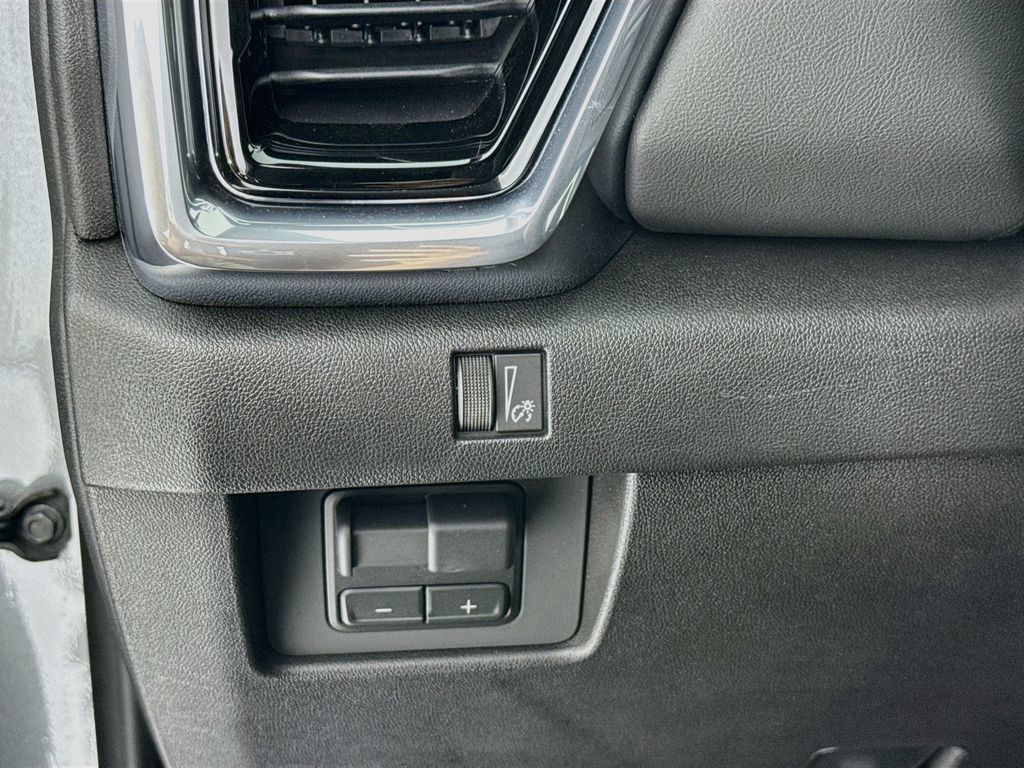 Used 2026 GMC Canyon Elevation w/ Convenience Package RWD image 13