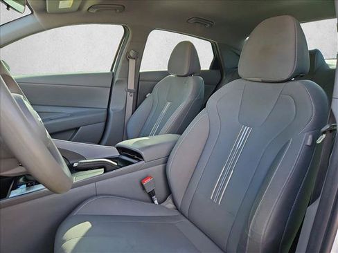 Used 2023 Hyundai Elantra SEL w/ Preferred Accessory Package FWD image 14