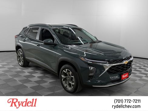 Used 2025 Chevrolet Trax LT w/ Driver Confidence Package FWD image 7