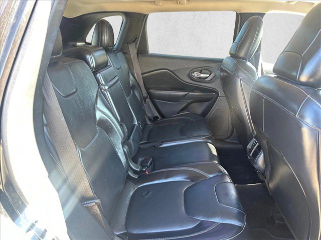 Used 2016 Jeep Cherokee Limited AWD/4WD image 23