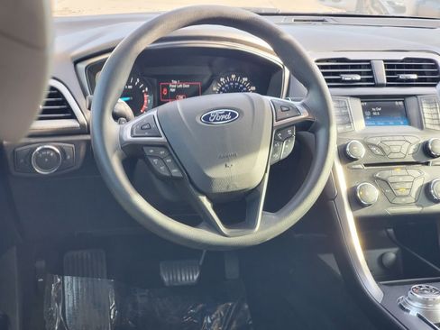 Certified 2017 Ford Fusion SE image 8