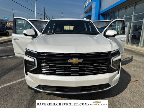 Used 2025 Chevrolet Suburban High Country AWD/4WD image 32