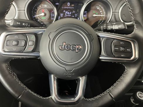 Used 2022 Jeep Wrangler Unlimited Sahara AWD/4WD image 23