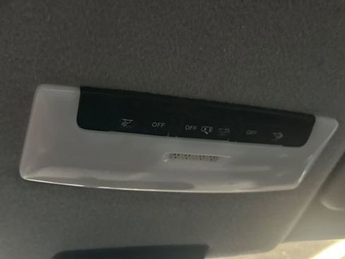 Used 2020 Nissan Kicks SV image 36