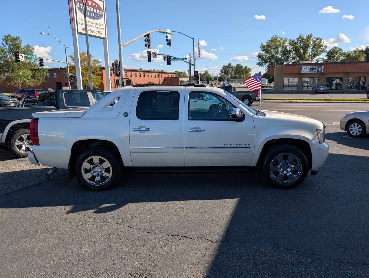 Used 2013 Chevrolet Avalanche LTZ AWD/4WD image 9