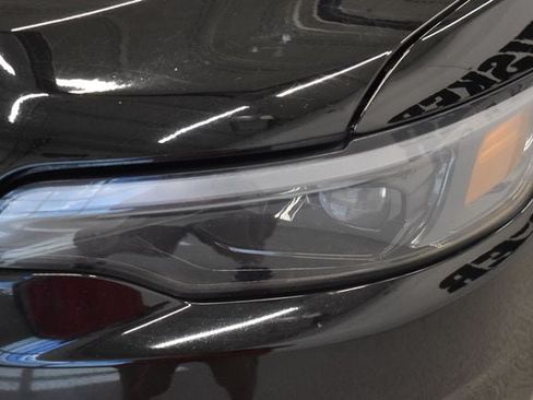 Used 2019 Jeep Cherokee Limited AWD/4WD image 15