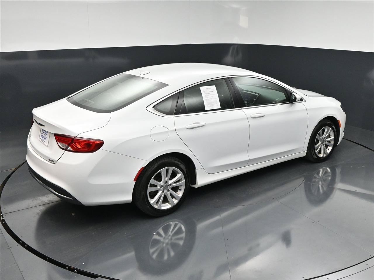Used 2017 Chrysler 200 Limited Platinum w/ Comfort & Convenience Group FWD image 23