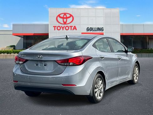 Used 2015 Hyundai Elantra SE w/ Option Group 02 FWD image 5