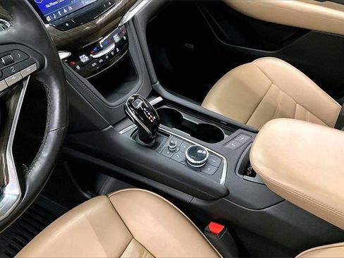Used 2024 Cadillac XT6 Sport image 14
