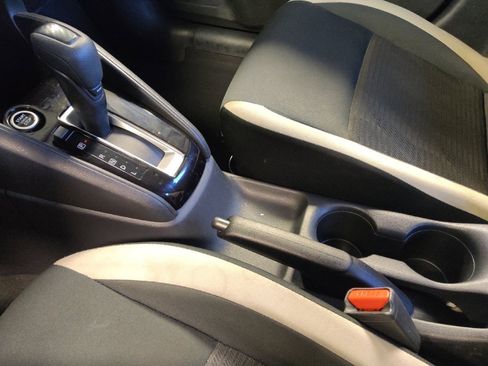 Used 2022 Nissan Versa SV FWD image 26
