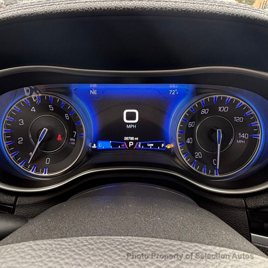 Used 2023 Chrysler 300 Touring w/ Sport Appearance Package RWD image 28