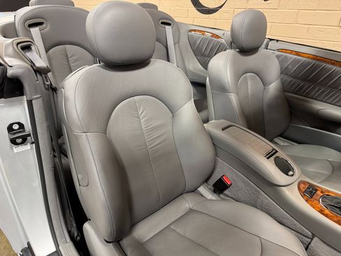 Used 2008 Mercedes-Benz CLK 350 Cabriolet image 32